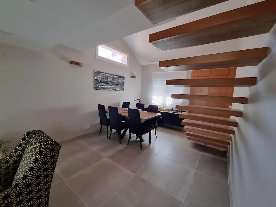 Casa Familiar En Sevilla Este